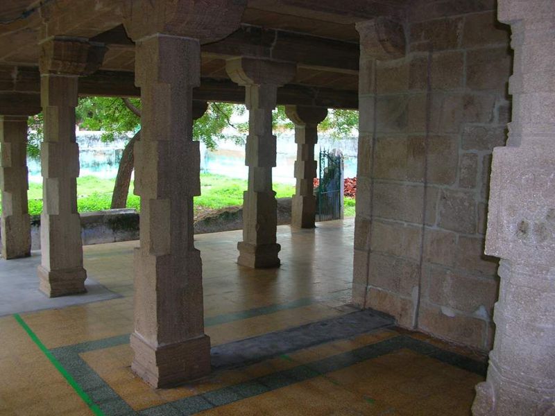 The courtyard of the Old Kilaharai Mosque