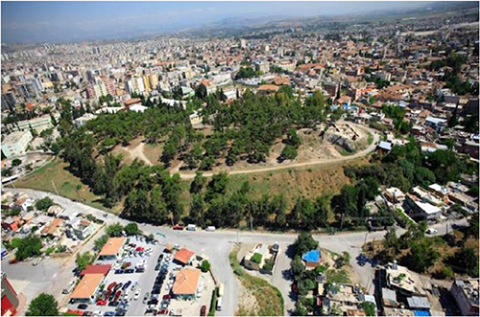 The old city of Tarsus is in the middle of the city.