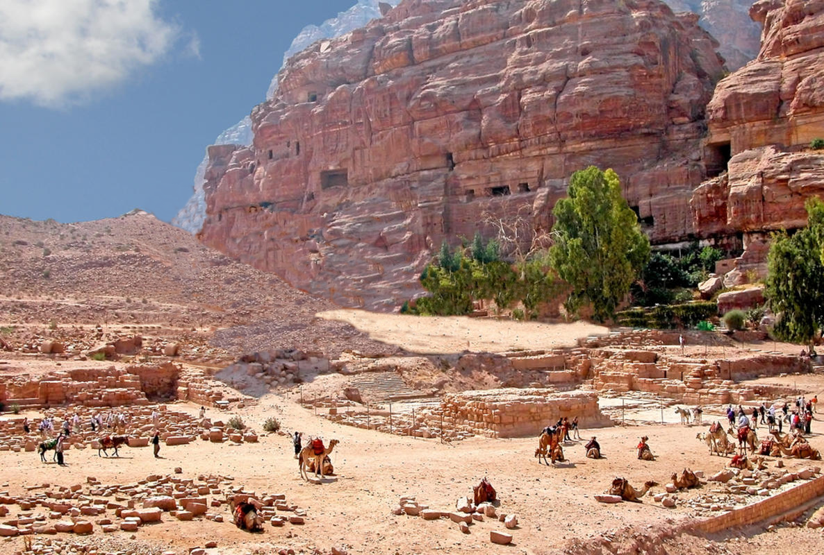 The Petra Ka'ba with the temple of Hubal removed