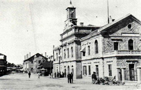 Haifa Station, Faisal Street, 1920's    Used with permission Copyright © 1979, Eli Shiller. All rights reserved